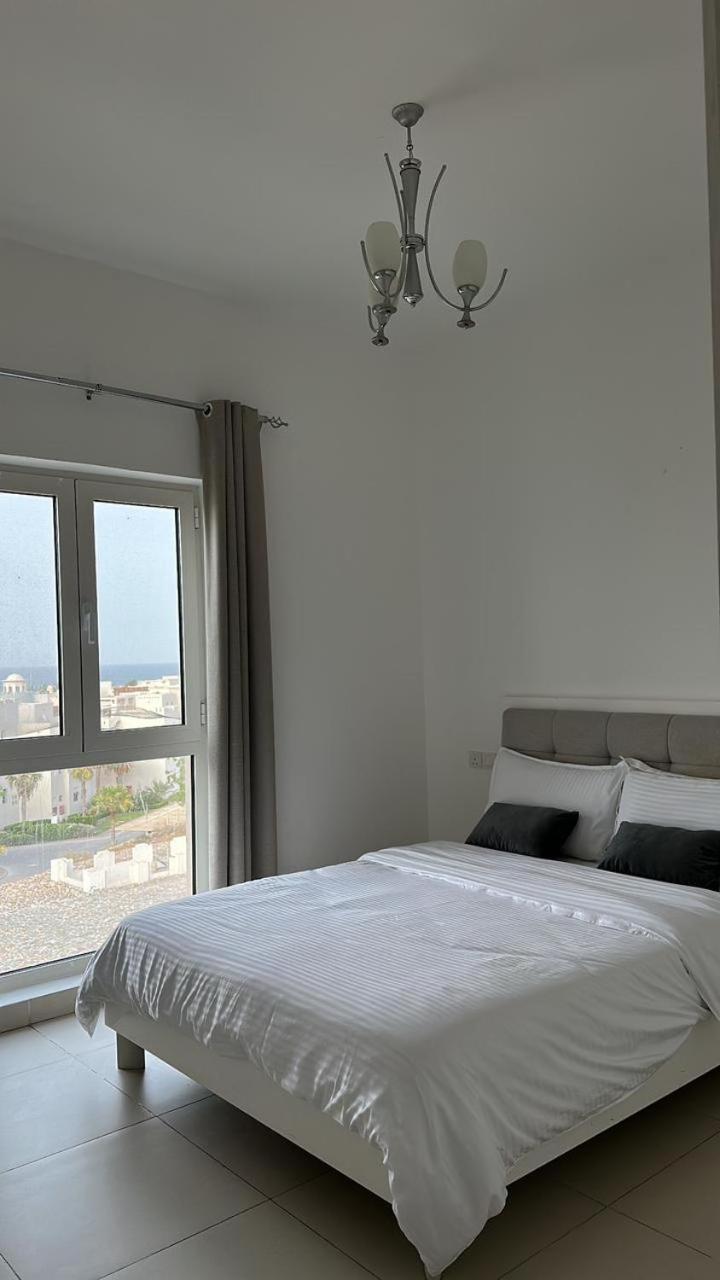 2bhk Furnished Flat With Jacuzzi *