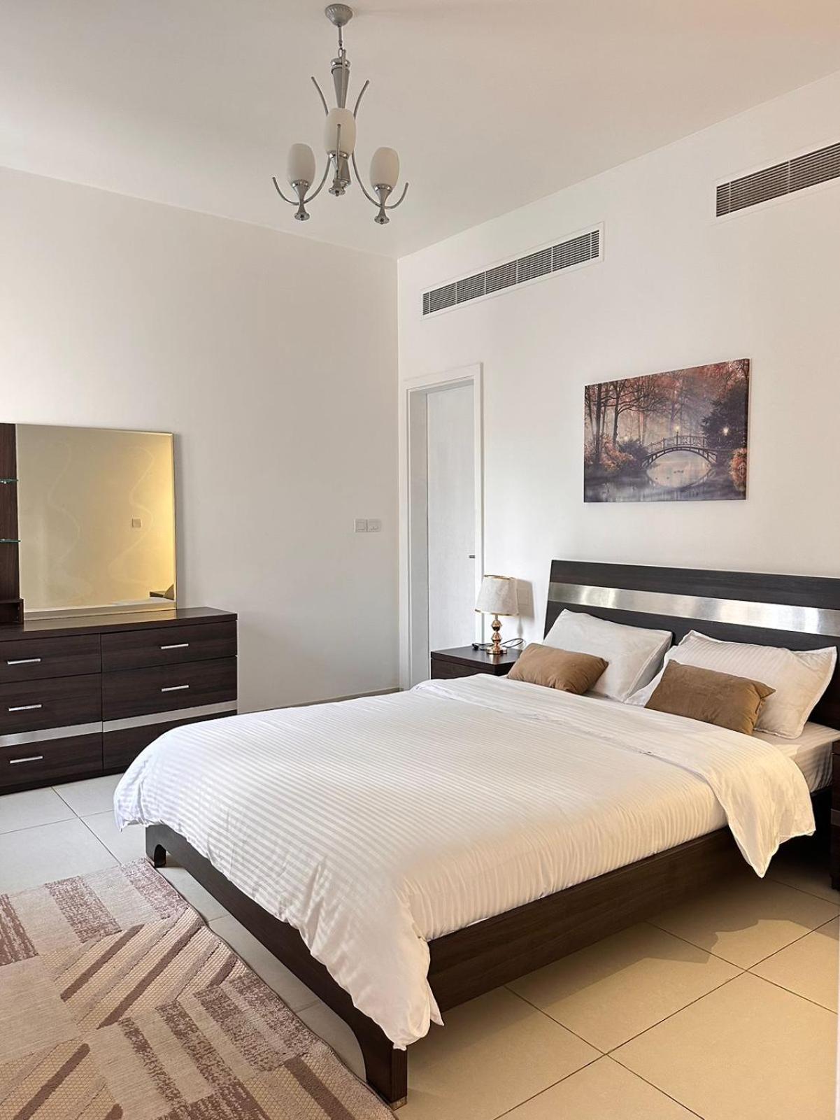 Apartment 2bhk Furnished Flat With Jacuzzi As Sifah